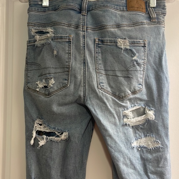 American Eagle size 6 distressed blue ripped jeans - Picture 6 of 6